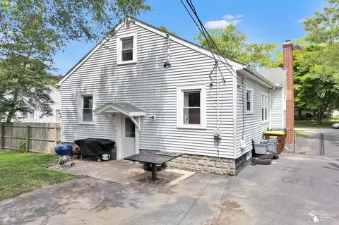 Exterior - 21 Stanford, Monroe, MI 48162 photo 6 of 11