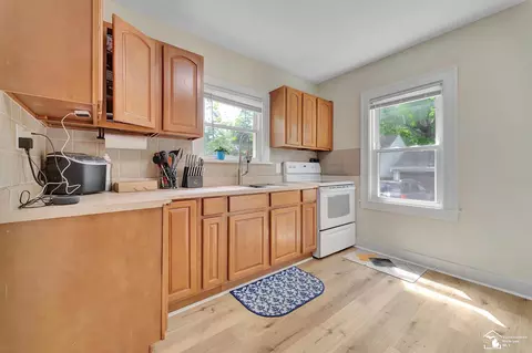 Kitchen - 21 Stanford, Monroe, MI 48162 photo 2 of 3