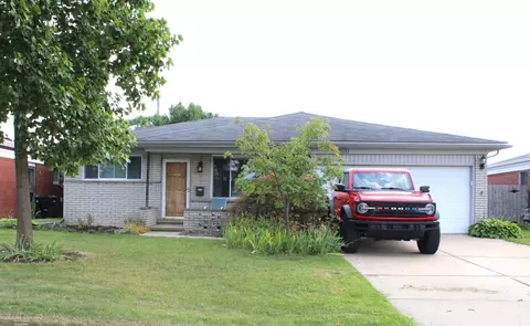 12520 Canterbury, Sterling Heights, MI 48312