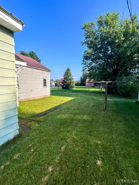 Exterior - 1307 Pierce, Wakefield, MI 49968 photo 7 of 9