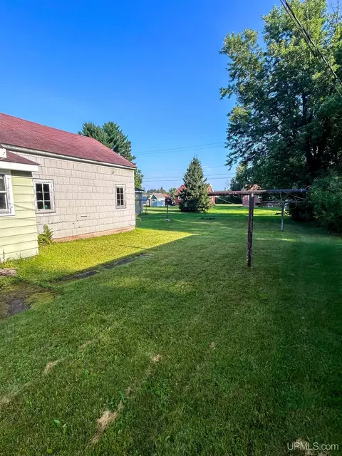 Exterior - 1307 Pierce, Wakefield, MI 49968 photo 5 of 9