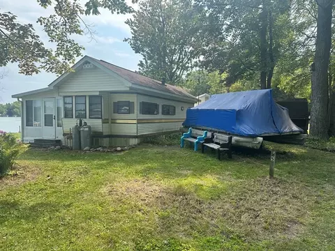 145-146 Cedar Shrs, Harrison, MI 48625