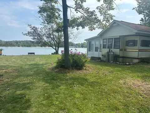 145-146 Cedar Shrs, Harrison, MI 48625 photo 2