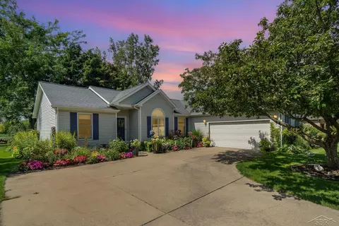 12300 Oak, Birch Run, MI 48415