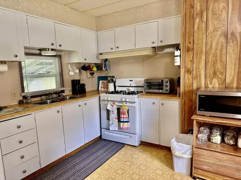 Kitchen - 3263 Beaver, Gladwin, MI 48624 photo 2 of 4