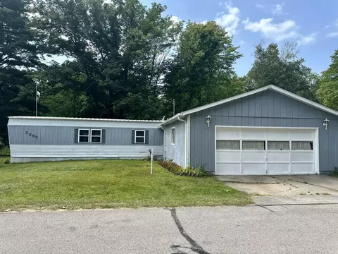 Exterior - 3263 Beaver, Gladwin, MI 48624 photo 2 of 6