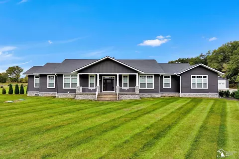 1897 N Raisinville, Monroe, MI 48162