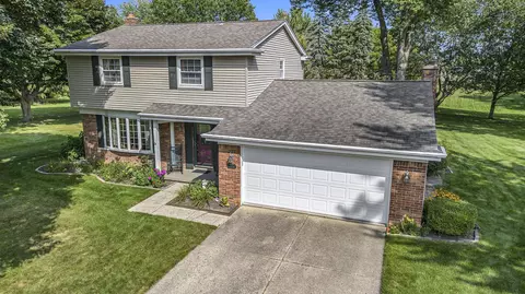 4376 Crestknoll, Grand Blanc, MI 48439