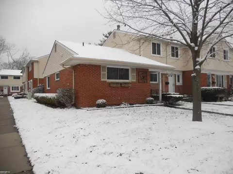 8142 Farnum, Warren, MI 48093