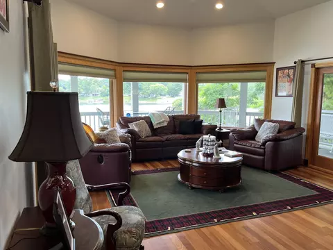 Living - 2393 Islanders, Gladwin, MI 48624 photo 2 of 13