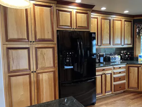 Kitchen - 2393 Islanders, Gladwin, MI 48624 photo 6 of 10