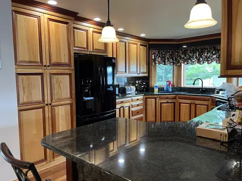 Kitchen - 2393 Islanders, Gladwin, MI 48624 photo 4 of 10