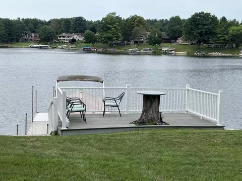 Exterior - 2393 Islanders, Gladwin, MI 48624 photo 3 of 7