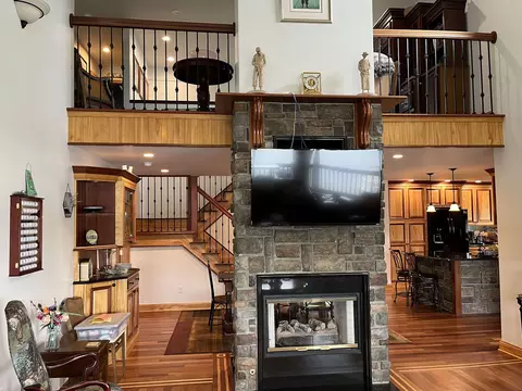 Living - 2393 Islanders, Gladwin, MI 48624 photo 5 of 13