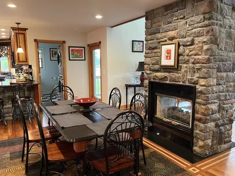 Dining - 2393 Islanders, Gladwin, MI 48624 photo 4 of 6