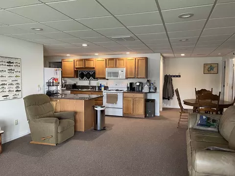 Kitchen - 2393 Islanders, Gladwin, MI 48624 photo 7 of 10