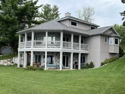 2393 Islanders, Gladwin, MI 48624