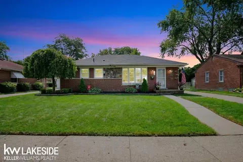 883 Crest, Mount Clemens, MI 48043
