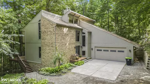 1601 Lakeville, Addison Twp, MI 48367