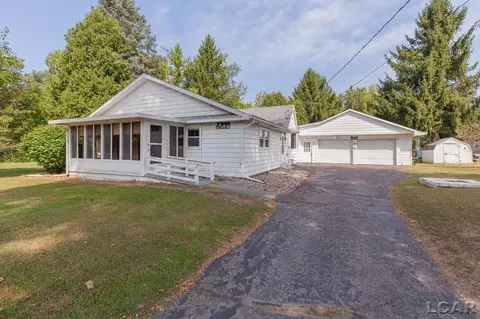 1440 W Carleton, Adrian, MI 49221 photo 3
