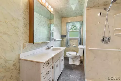 1440 W Carleton, Adrian, MI 49221 photo 22