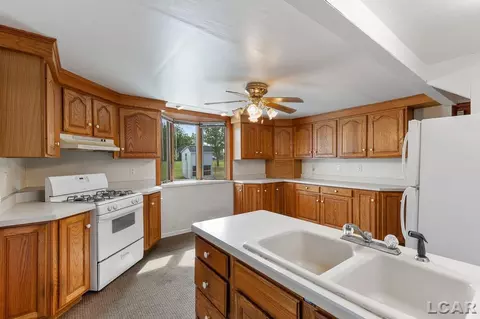 1440 W Carleton, Adrian, MI 49221 photo 15