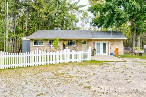 w5604 Number 14 Road, Wallace, MI 49893