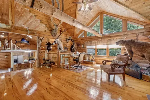 Entry Way - 5703 Peet, Chesaning, MI 48616 photo 3 of 5