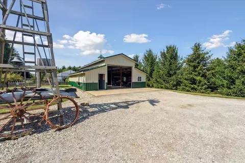 Exterior - 5703 Peet, Chesaning, MI 48616 photo 15 of 20