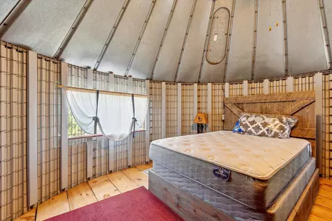 Bedroom - 5703 Peet, Chesaning, MI 48616 photo 6 of 6