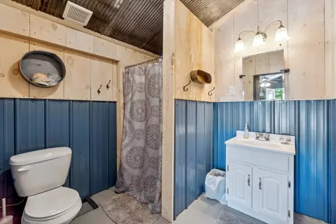 Bath - 5703 Peet, Chesaning, MI 48616 photo 5 of 5
