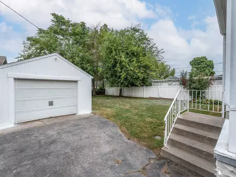 143 Borgess Ave, Monroe, MI 48162 photo 10