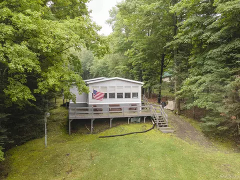 144 Stanley Lk, Iron River, MI 49935