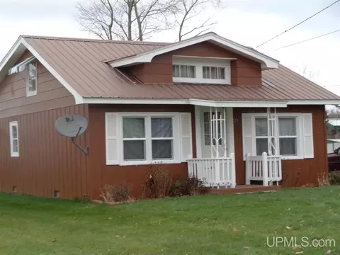 20 Grand, L'anse, MI 49946