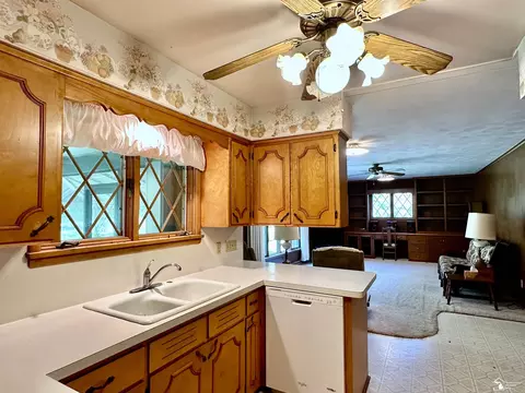 Kitchen - 7855 Comanche, Temperance, MI 48182 photo 2 of 5