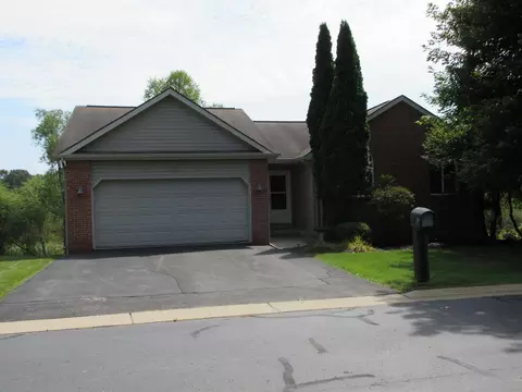 1233 Crystal Pointe, Fenton, MI 48430