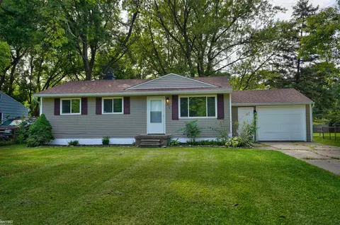 4238 Carmanwood, Flint, MI 48507