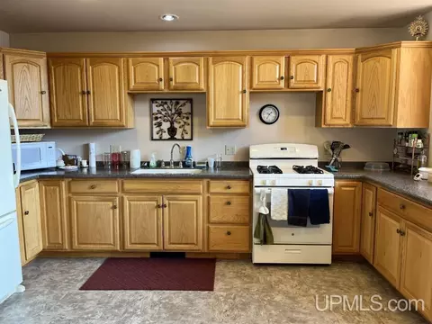 E6961 Maple Grove, Munising, MI 49862 photo 4