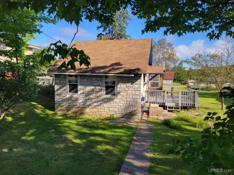 612 Dickinson, Kingsford, MI 49802