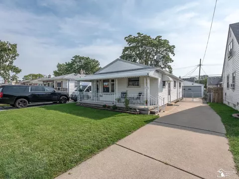 14617 Richmond, Southgate, MI 48195