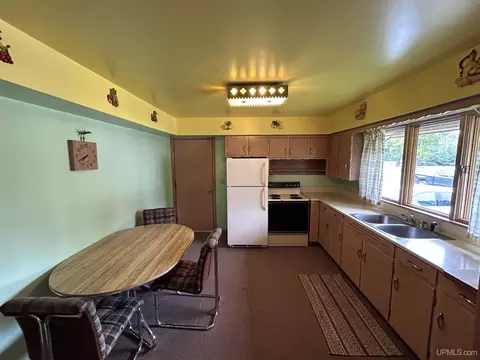 710 Ashlund, Wakefield, MI 49968 photo 4