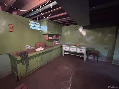 710 Ashlund, Wakefield, MI 49968 photo 34