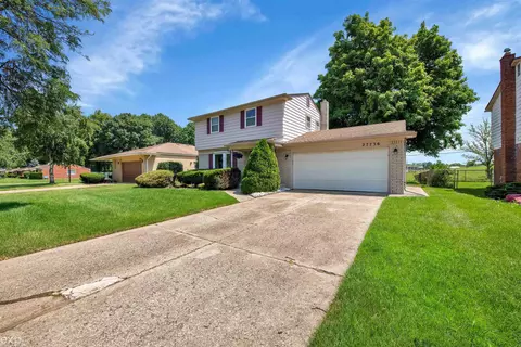 27736 Aberdeen, Southfield, MI 48076