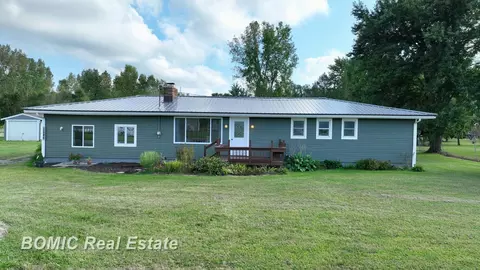 1546 E Birch Run, Burt, MI 48417
