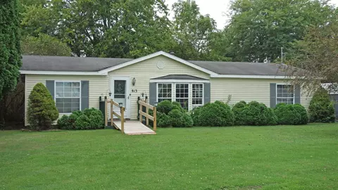 813 W Liberty, Chesaning, MI 48616
