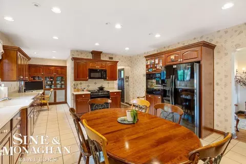 Kitchen - 808 Berkshire, Grosse Pointe, MI 48230 photo 1 of 5