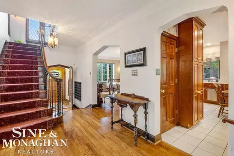 Entry Way - 808 Berkshire, Grosse Pointe, MI 48230 photo 3 of 6