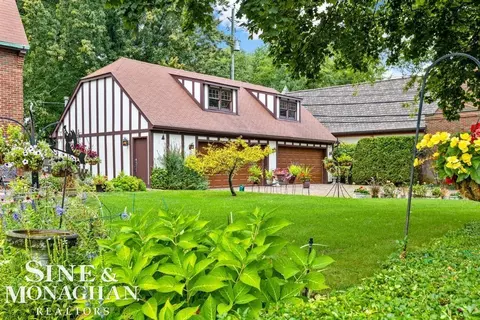 Exterior - 808 Berkshire, Grosse Pointe, MI 48230 photo 9 of 16