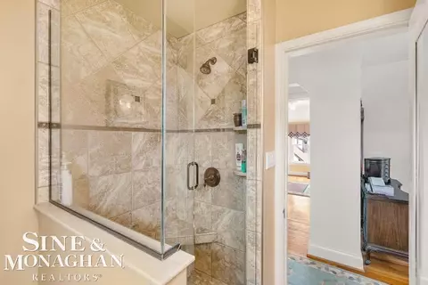 Bath - 808 Berkshire, Grosse Pointe, MI 48230 photo 4 of 8