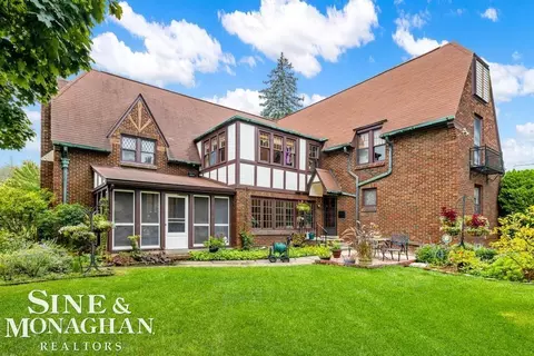 Exterior - 808 Berkshire, Grosse Pointe, MI 48230 photo 4 of 16